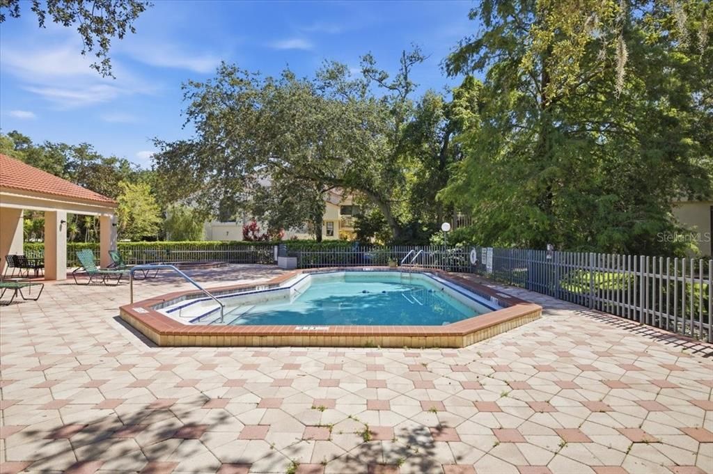 For Sale: $265,000 (2 beds, 1 baths, 1020 Square Feet)