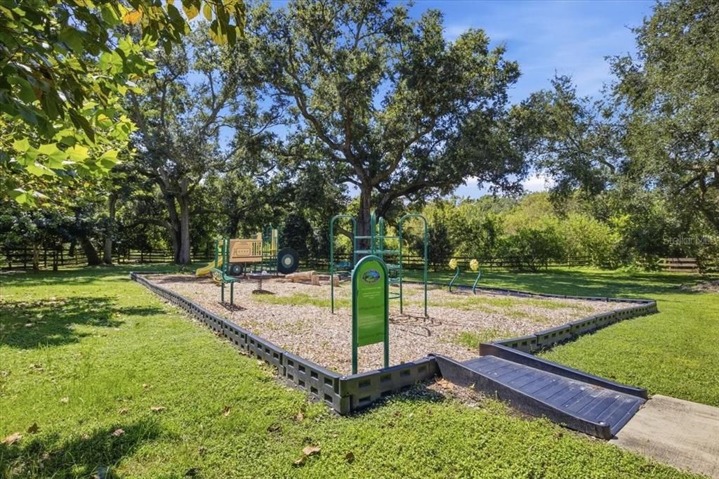 For Sale: $265,000 (2 beds, 1 baths, 1020 Square Feet)