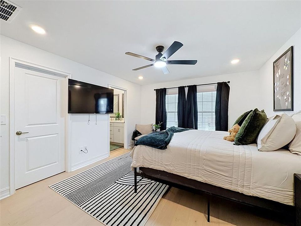 For Rent: $5,500 (3 beds, 3 baths, 2192 Square Feet)