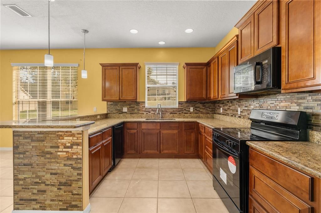 For Sale: $315,000 (3 beds, 2 baths, 1778 Square Feet)