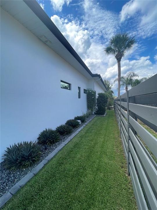 En Venta: $879,900 (3 camas, 2 baños, 2305 Pies cuadrados)