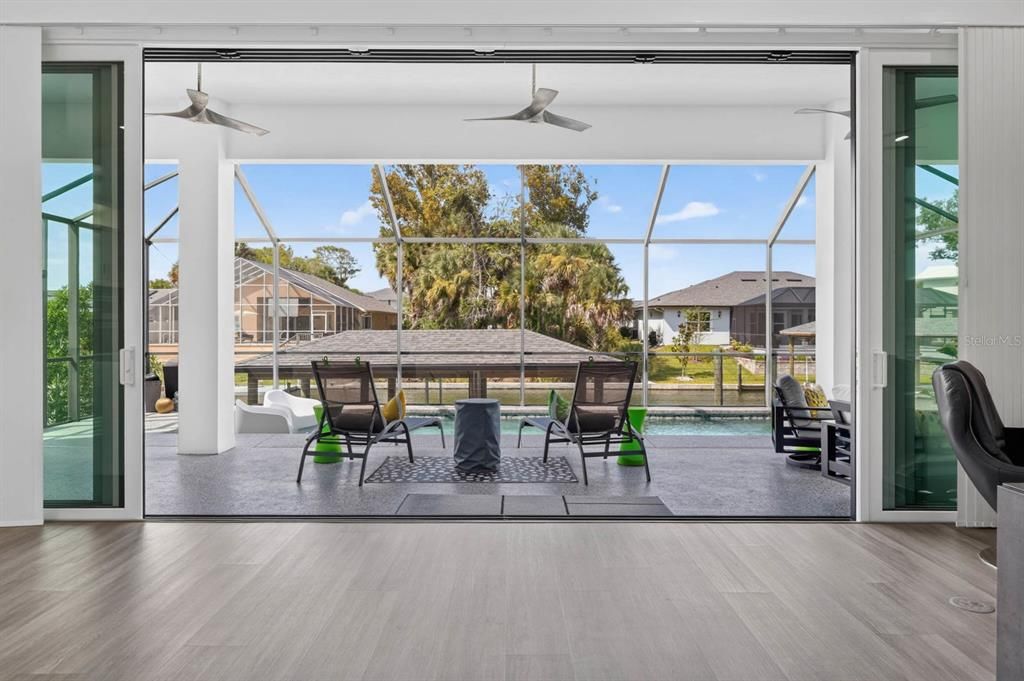 En Venta: $879,900 (3 camas, 2 baños, 2305 Pies cuadrados)