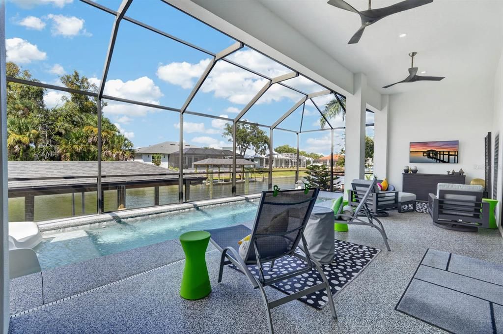 En Venta: $879,900 (3 camas, 2 baños, 2305 Pies cuadrados)