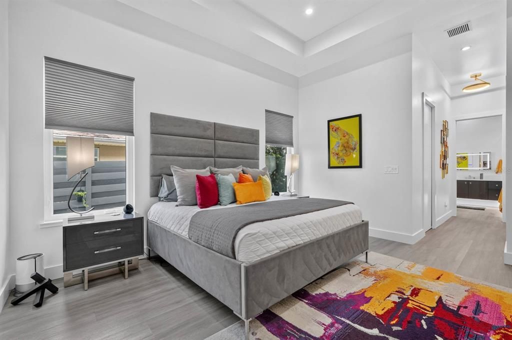 En Venta: $879,900 (3 camas, 2 baños, 2305 Pies cuadrados)