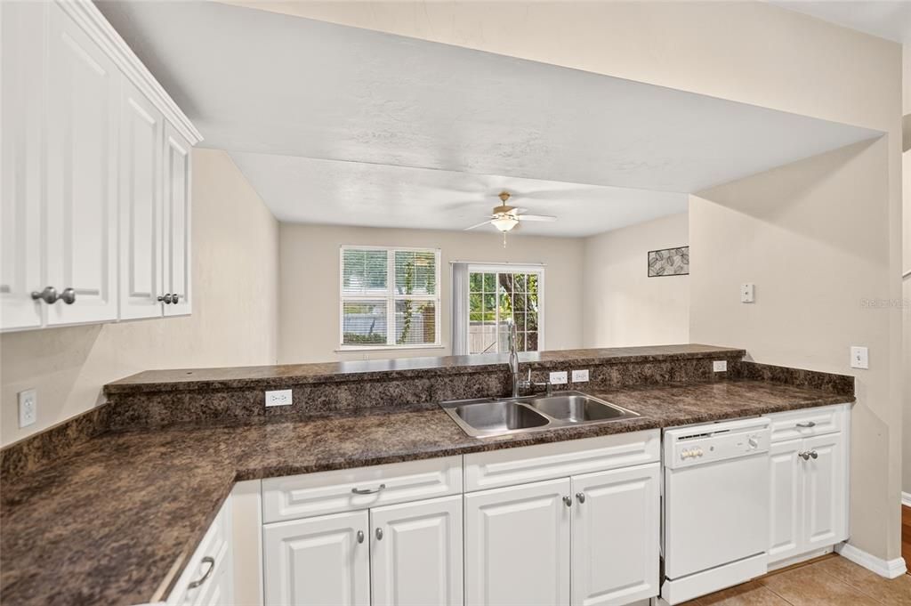 For Sale: $239,000 (3 beds, 2 baths, 1747 Square Feet)
