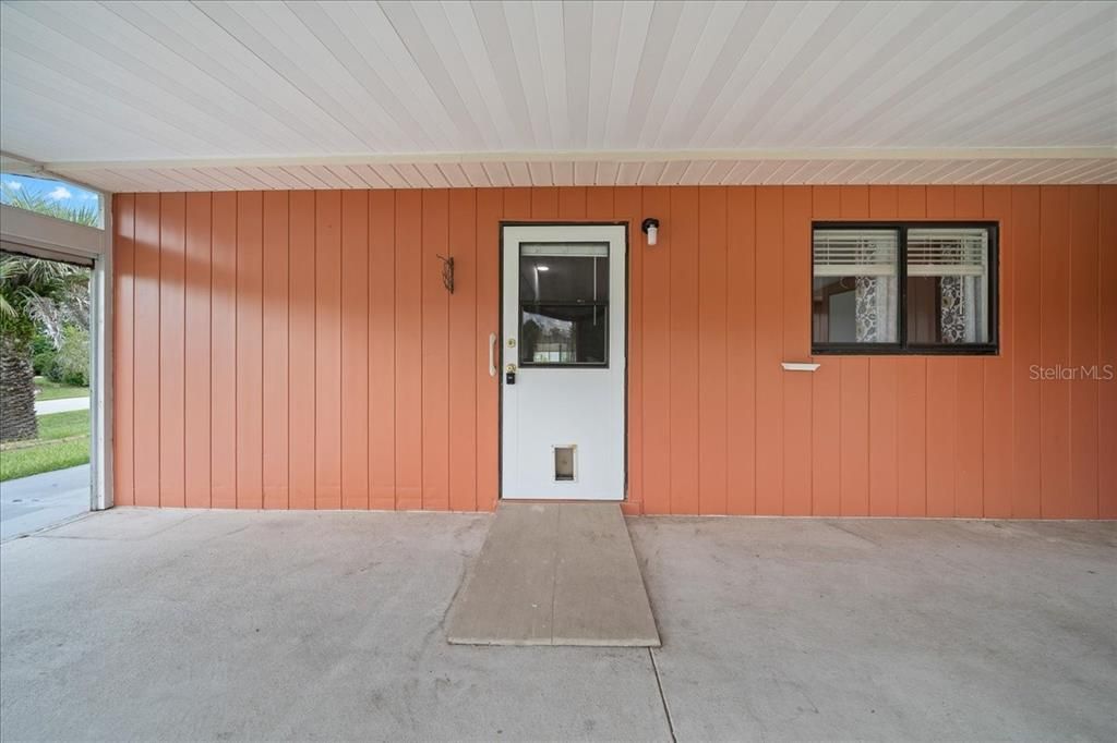 For Sale: $159,500 (2 beds, 2 baths, 1144 Square Feet)