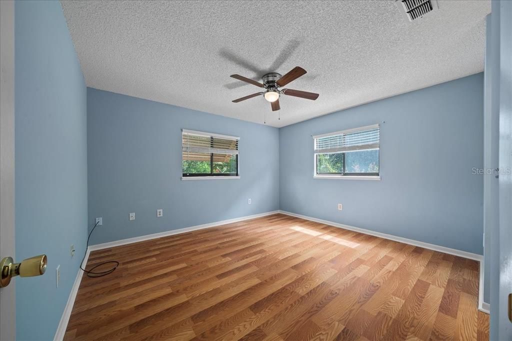 For Sale: $159,500 (2 beds, 2 baths, 1144 Square Feet)