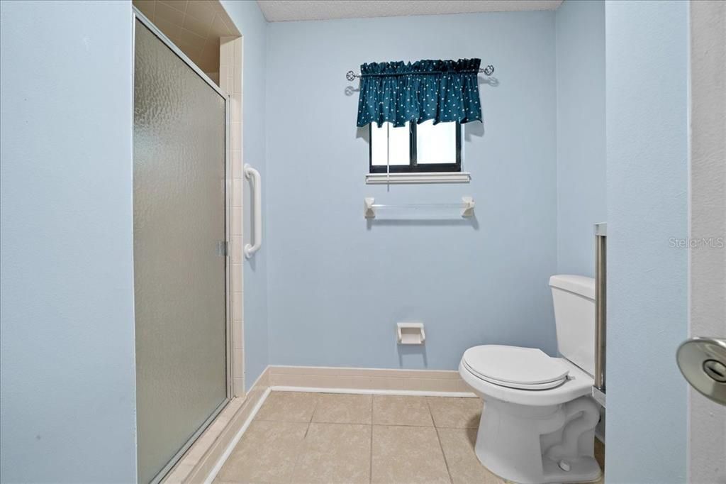 For Sale: $159,500 (2 beds, 2 baths, 1144 Square Feet)