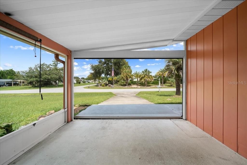 For Sale: $159,500 (2 beds, 2 baths, 1144 Square Feet)