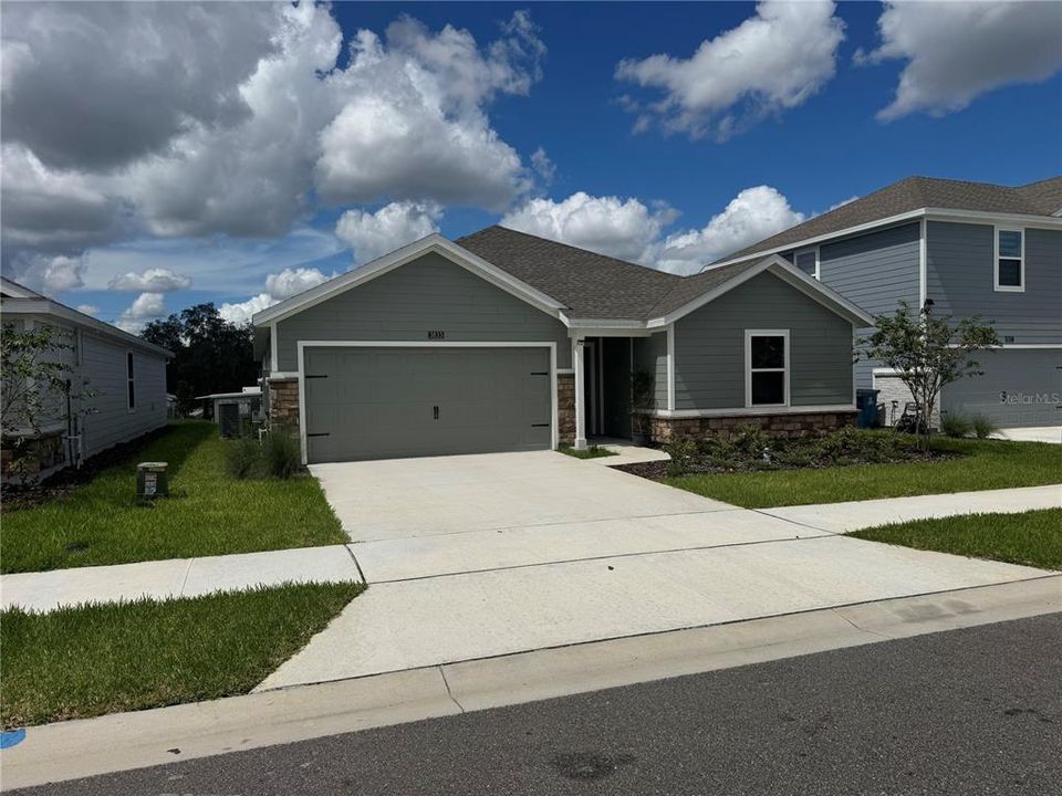 For Rent: $2,100 (4 beds, 2 baths, 1830 Square Feet)