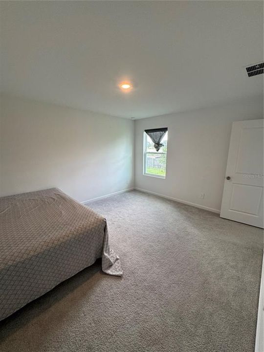 For Rent: $2,100 (4 beds, 2 baths, 1830 Square Feet)