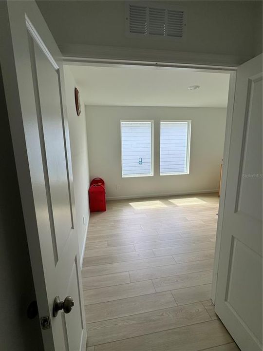 For Rent: $2,100 (4 beds, 2 baths, 1830 Square Feet)