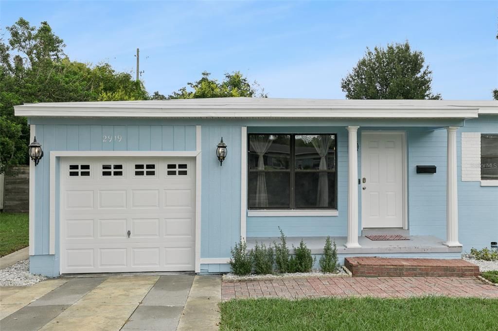 For Sale: $399,900 (3 beds, 2 baths, 1261 Square Feet)