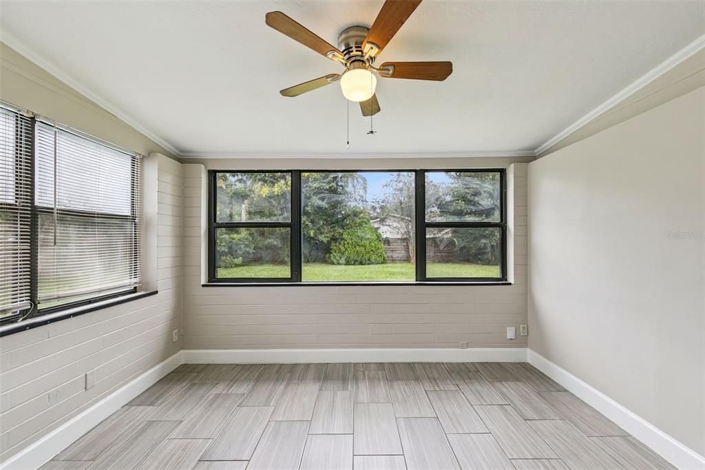 For Sale: $399,900 (3 beds, 2 baths, 1261 Square Feet)