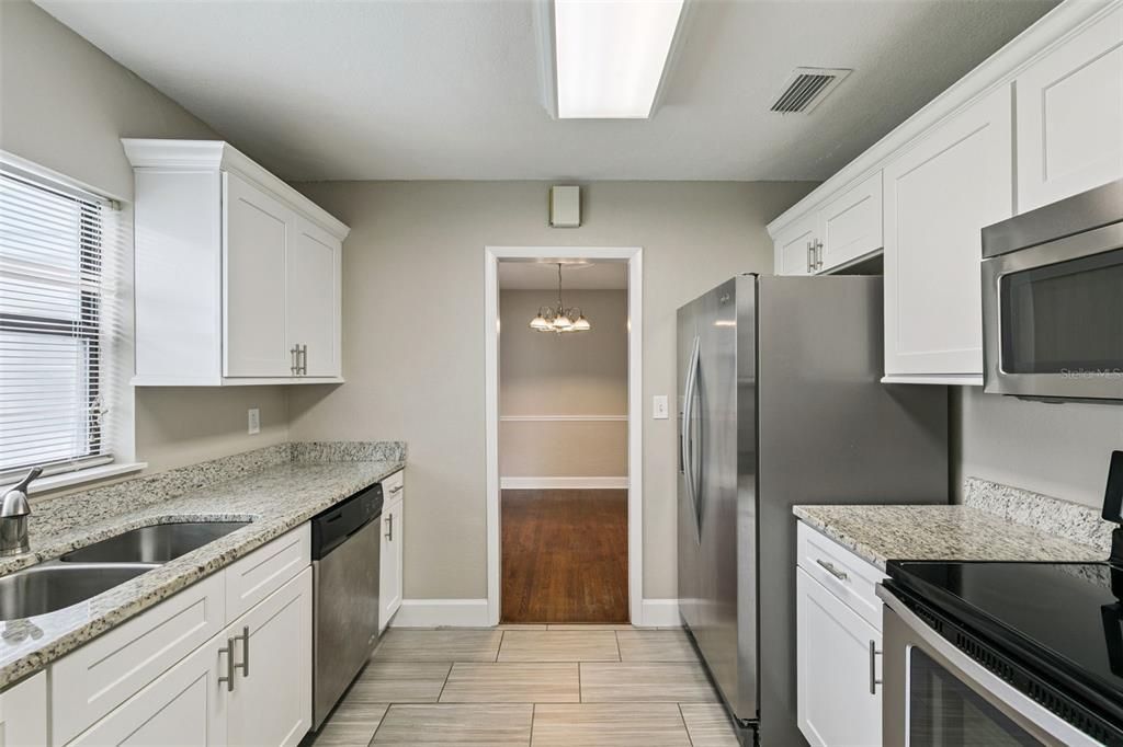 For Sale: $399,900 (3 beds, 2 baths, 1261 Square Feet)