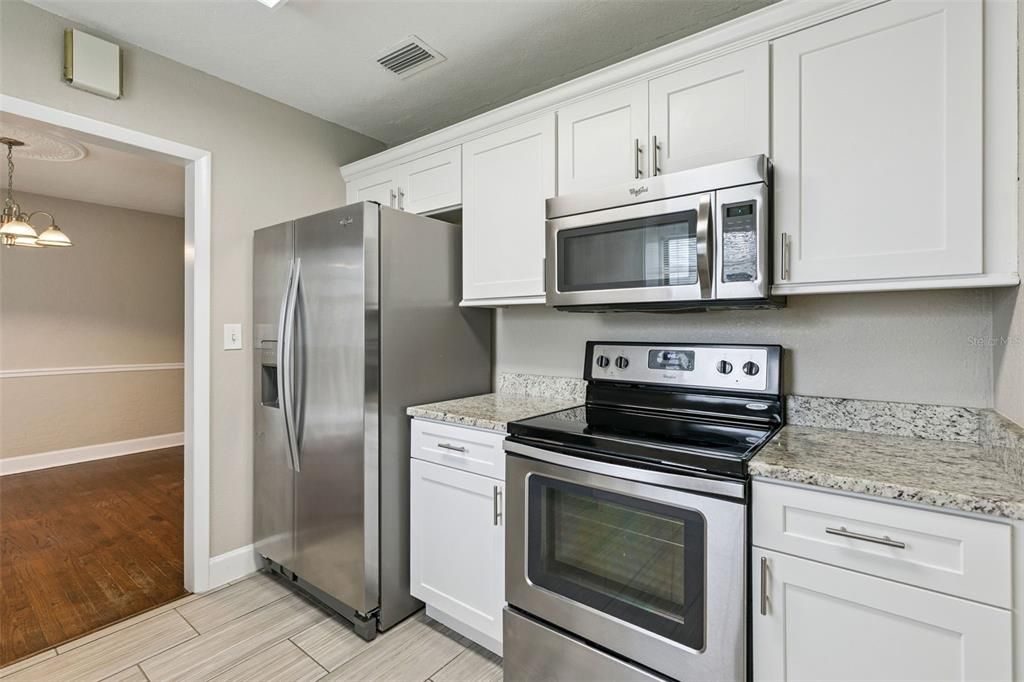 For Sale: $399,900 (3 beds, 2 baths, 1261 Square Feet)