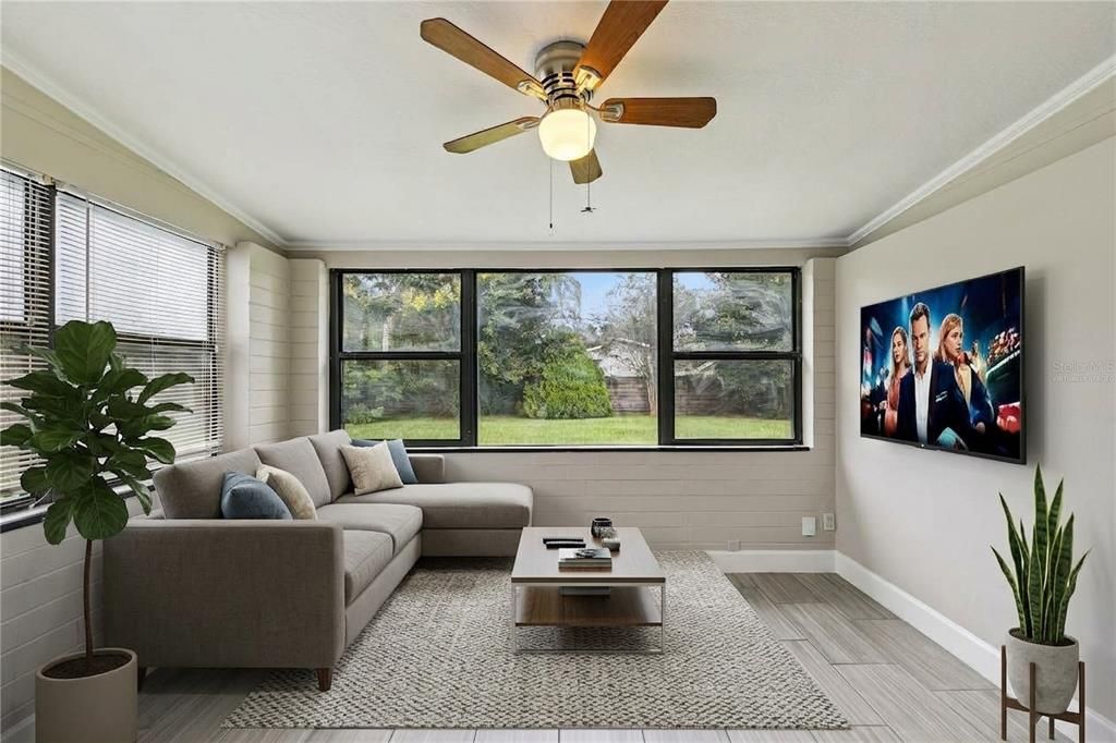 For Sale: $399,900 (3 beds, 2 baths, 1261 Square Feet)