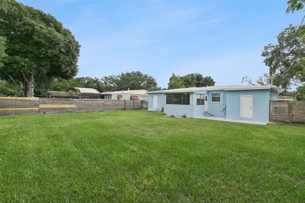 For Sale: $399,900 (3 beds, 2 baths, 1261 Square Feet)