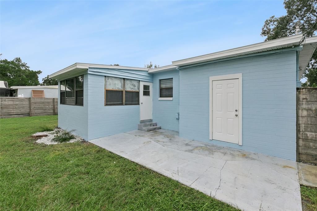 For Sale: $399,900 (3 beds, 2 baths, 1261 Square Feet)