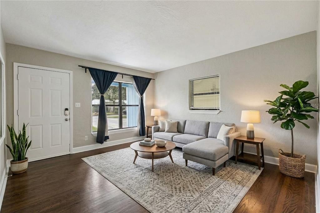 For Sale: $399,900 (3 beds, 2 baths, 1261 Square Feet)