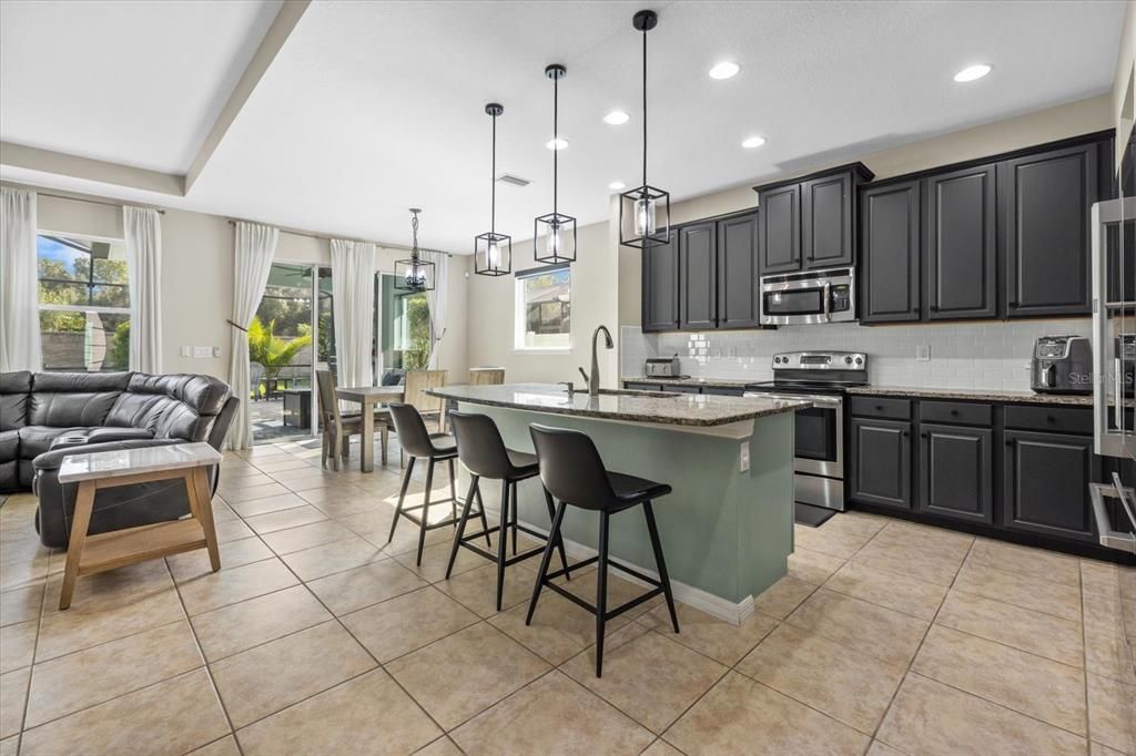 En Venta: $675,000 (4 camas, 3 baños, 3234 Pies cuadrados)