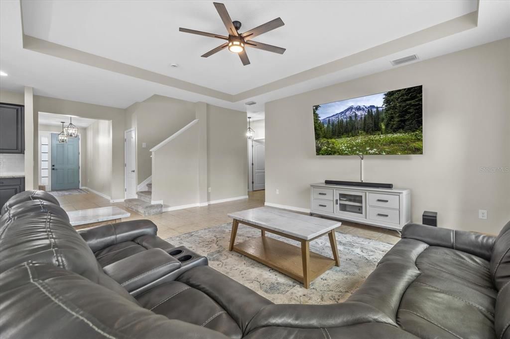En Venta: $675,000 (4 camas, 3 baños, 3234 Pies cuadrados)
