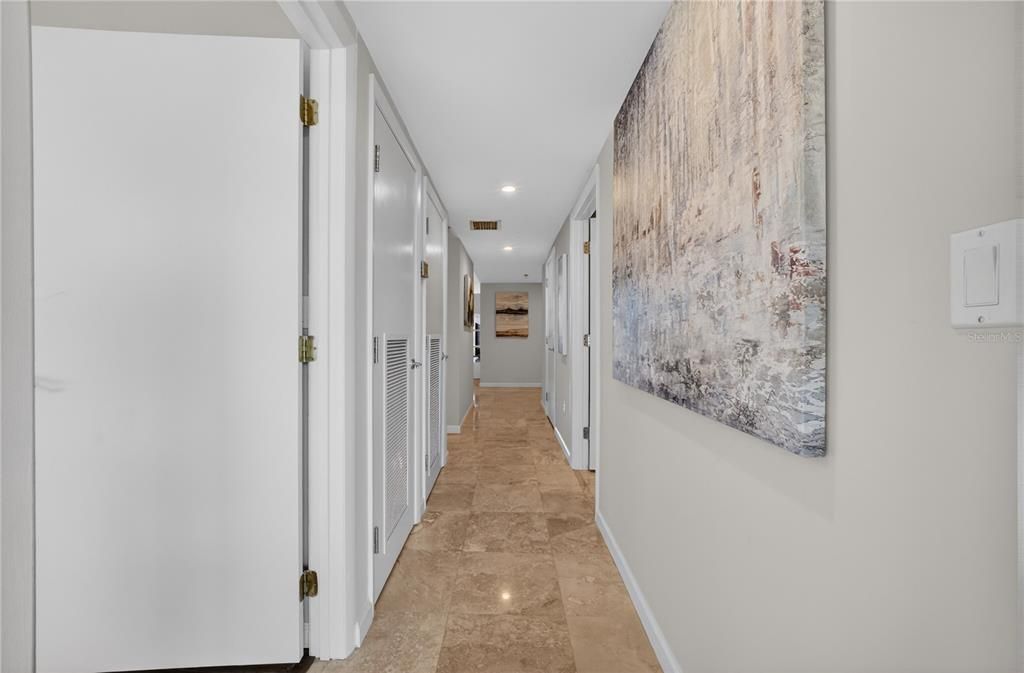 En Venta: $1,699,000 (2 camas, 3 baños, 2100 Pies cuadrados)