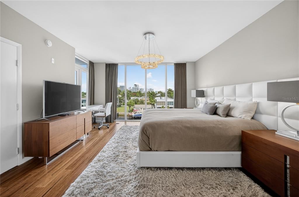 En Venta: $1,699,000 (2 camas, 3 baños, 2100 Pies cuadrados)