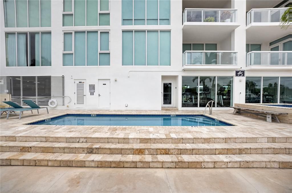 En Venta: $1,699,000 (2 camas, 3 baños, 2100 Pies cuadrados)