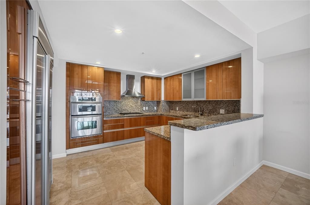 En Venta: $1,699,000 (2 camas, 3 baños, 2100 Pies cuadrados)