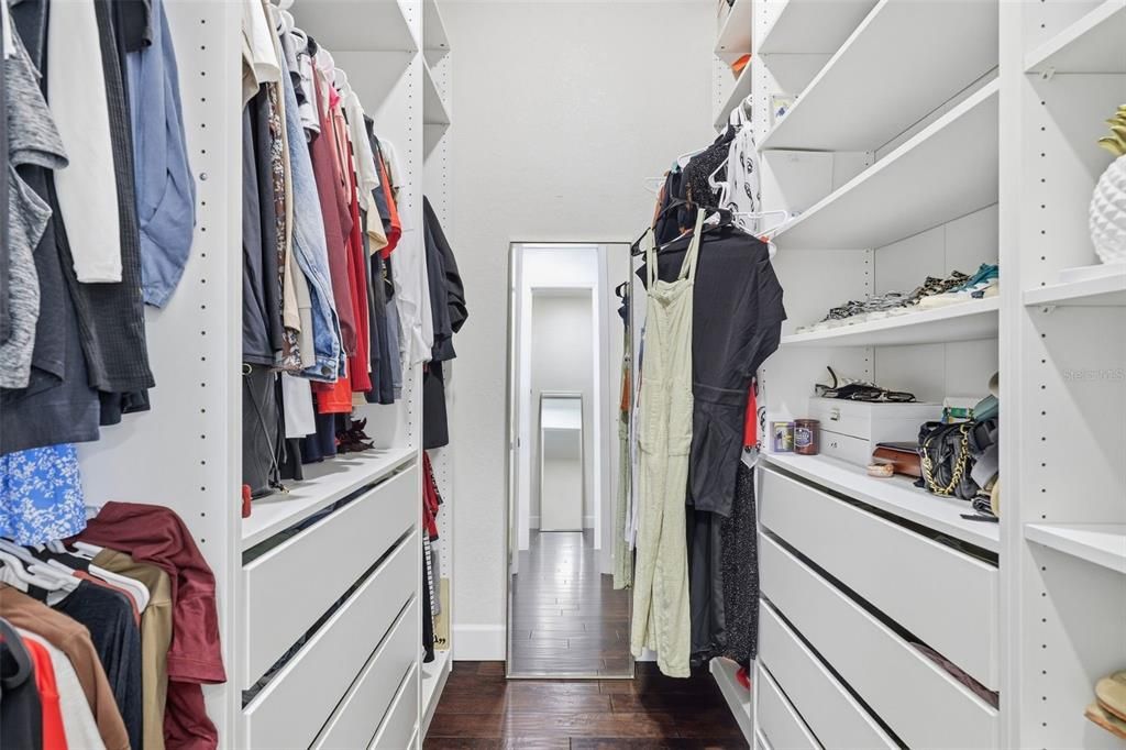En Venta: $1,274,900 (4 camas, 3 baños, 3593 Pies cuadrados)