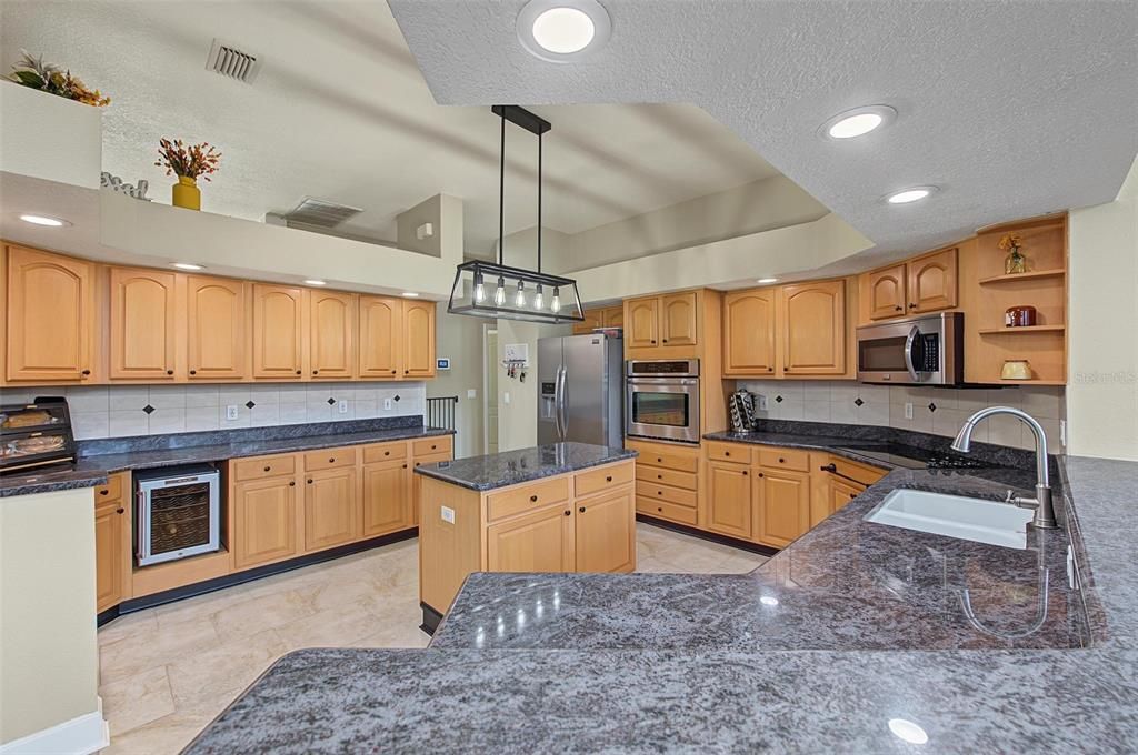 For Sale: $899,000 (5 beds, 4 baths, 3675 Square Feet)