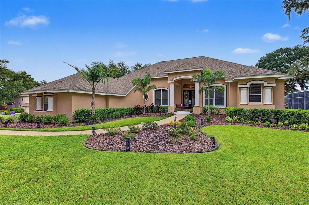 For Sale: $899,000 (5 beds, 4 baths, 3675 Square Feet)