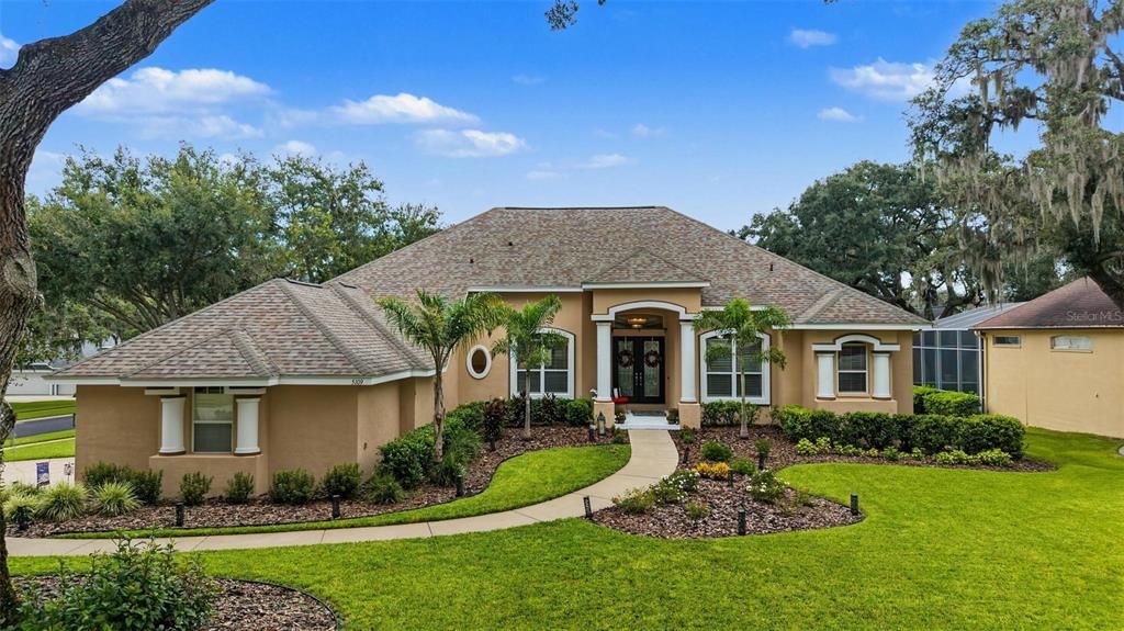 For Sale: $899,000 (5 beds, 4 baths, 3675 Square Feet)