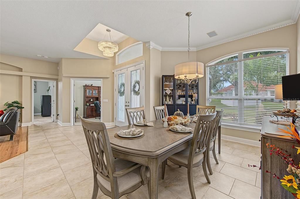 For Sale: $899,000 (5 beds, 4 baths, 3675 Square Feet)