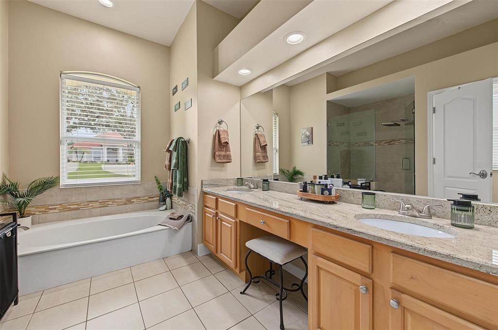 For Sale: $899,000 (5 beds, 4 baths, 3675 Square Feet)