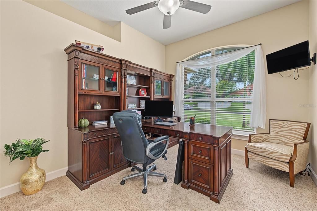 For Sale: $899,000 (5 beds, 4 baths, 3675 Square Feet)