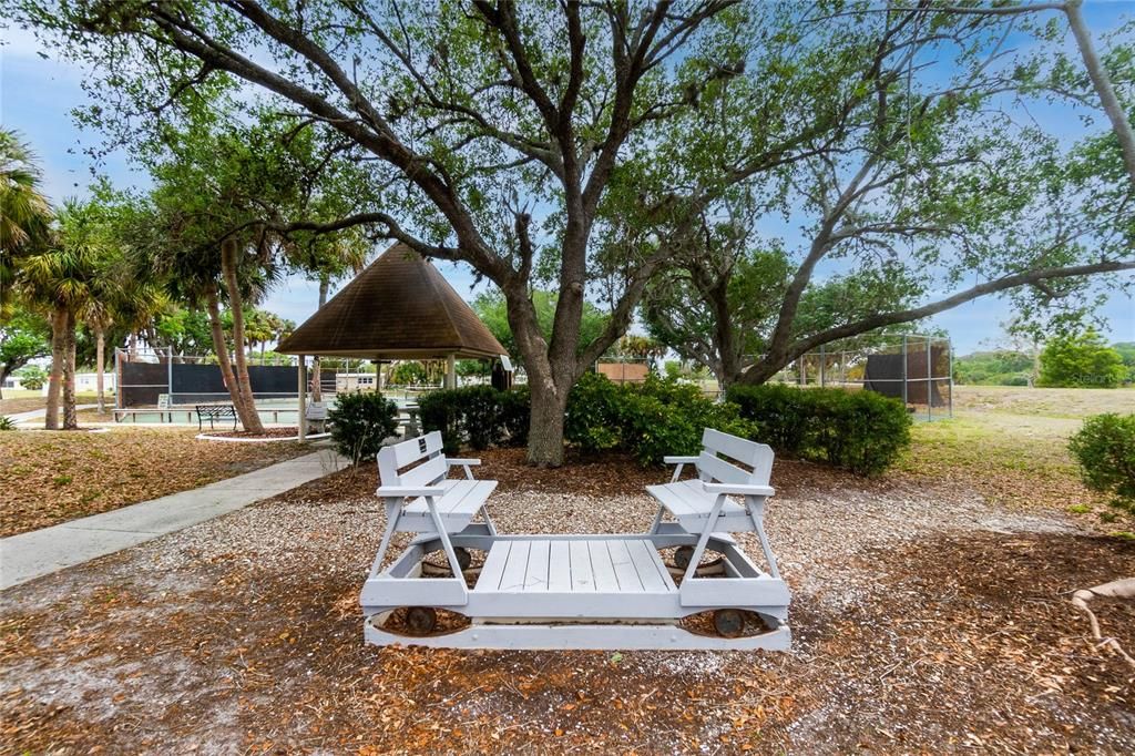 На продажу: $34,000 (0.15 acres)
