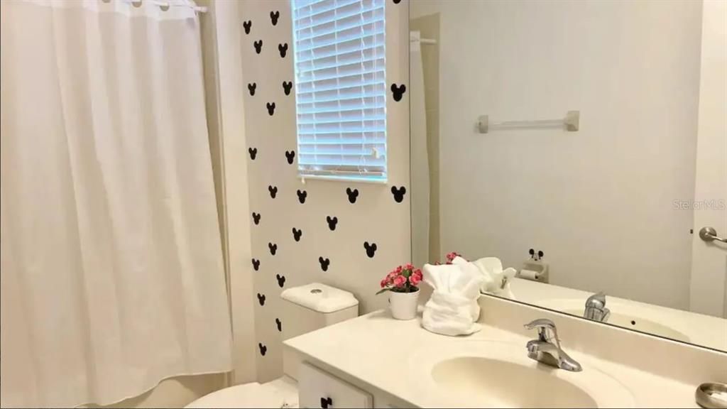 For Rent: $4,950 (5 beds, 5 baths, 3067 Square Feet)