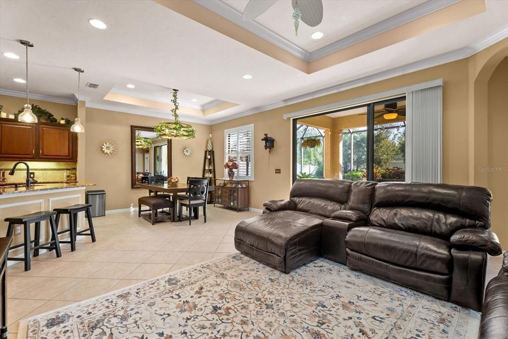 For Sale: $389,000 (3 beds, 2 baths, 1732 Square Feet)