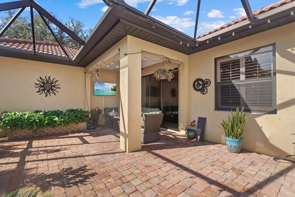 For Sale: $389,000 (3 beds, 2 baths, 1732 Square Feet)