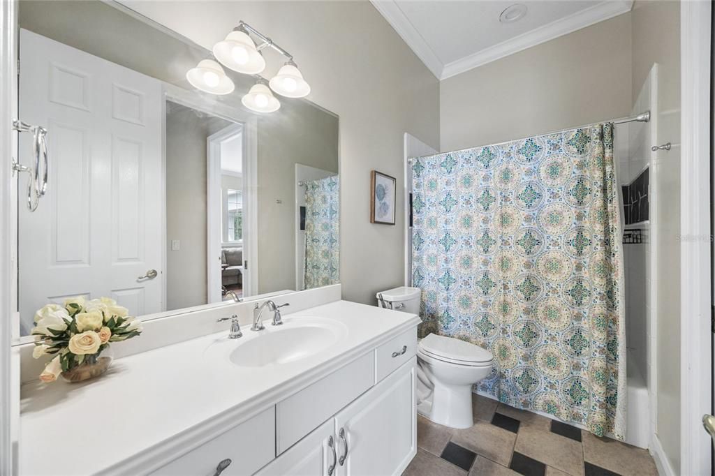 For Sale: $1,785,000 (6 beds, 5 baths, 5200 Square Feet)