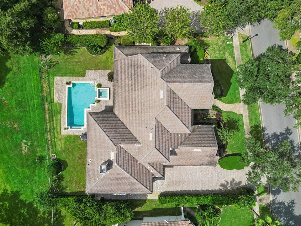For Sale: $1,785,000 (6 beds, 5 baths, 5200 Square Feet)