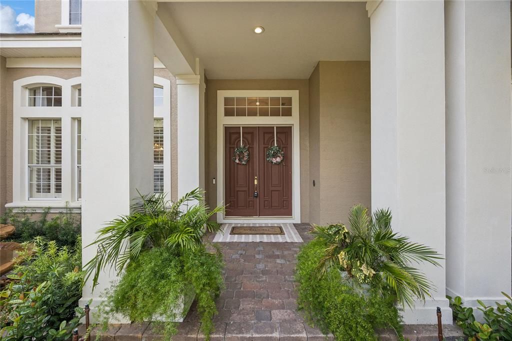 For Sale: $1,785,000 (6 beds, 5 baths, 5200 Square Feet)