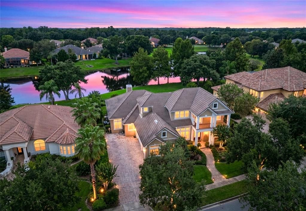 For Sale: $1,785,000 (6 beds, 5 baths, 5200 Square Feet)