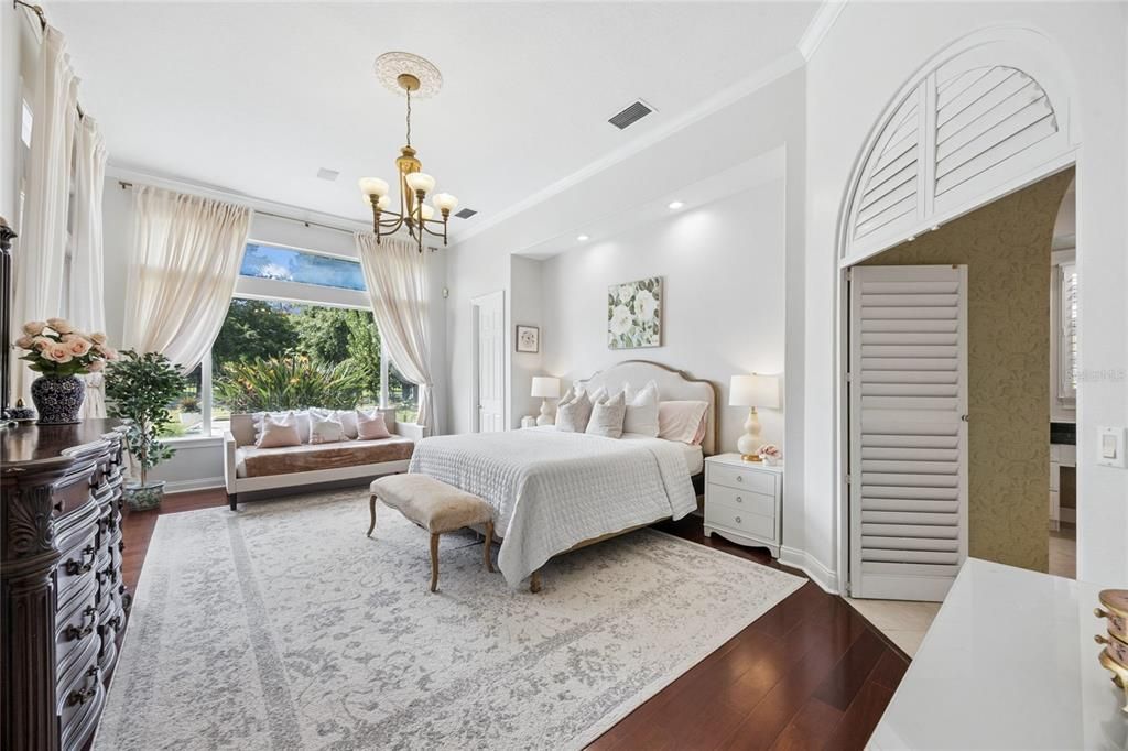 For Sale: $1,785,000 (6 beds, 5 baths, 5200 Square Feet)