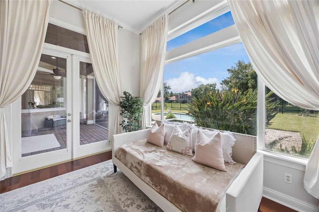 For Sale: $1,785,000 (6 beds, 5 baths, 5200 Square Feet)