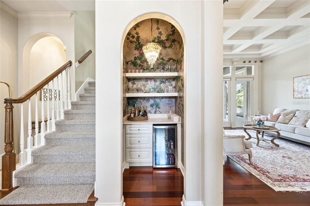For Sale: $1,785,000 (6 beds, 5 baths, 5200 Square Feet)
