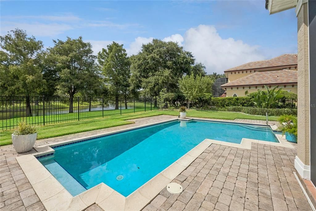 For Sale: $1,785,000 (6 beds, 5 baths, 5200 Square Feet)