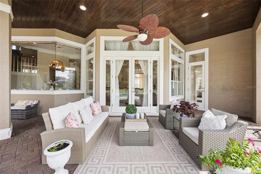 For Sale: $1,785,000 (6 beds, 5 baths, 5200 Square Feet)